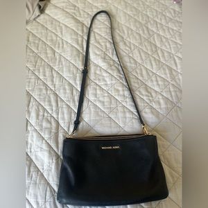 Micheal Kors Black Crossbody Purse